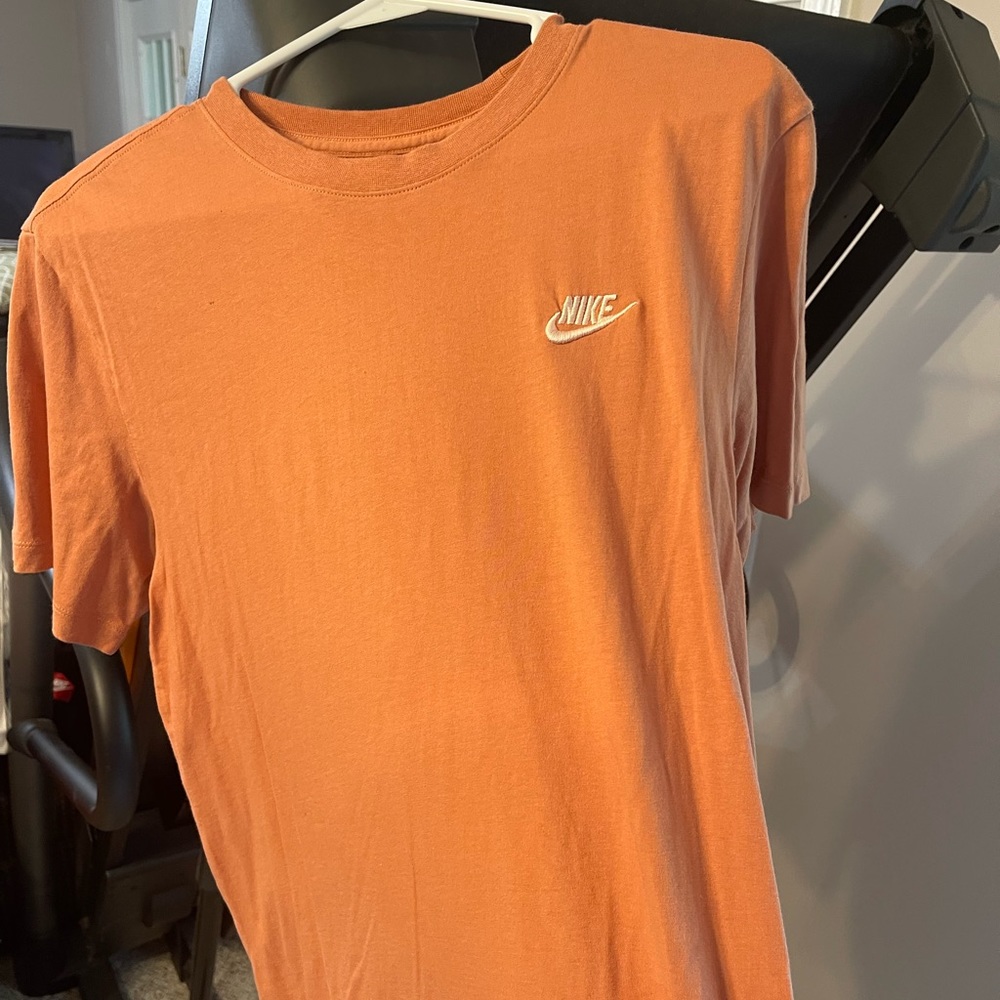 Nike short sleeve tee